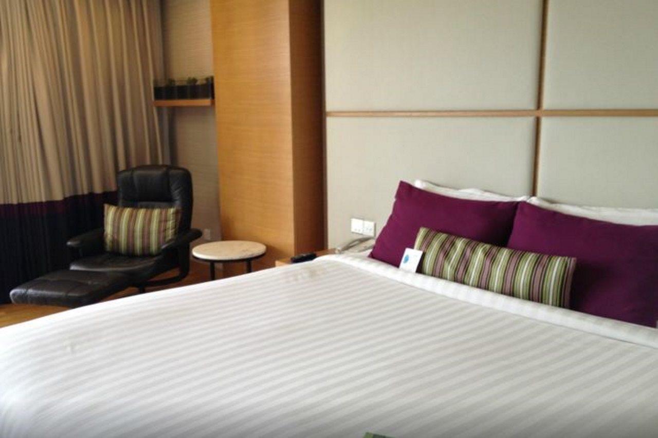 Avari Towers Карачи Экстерьер фото A room at the hotel