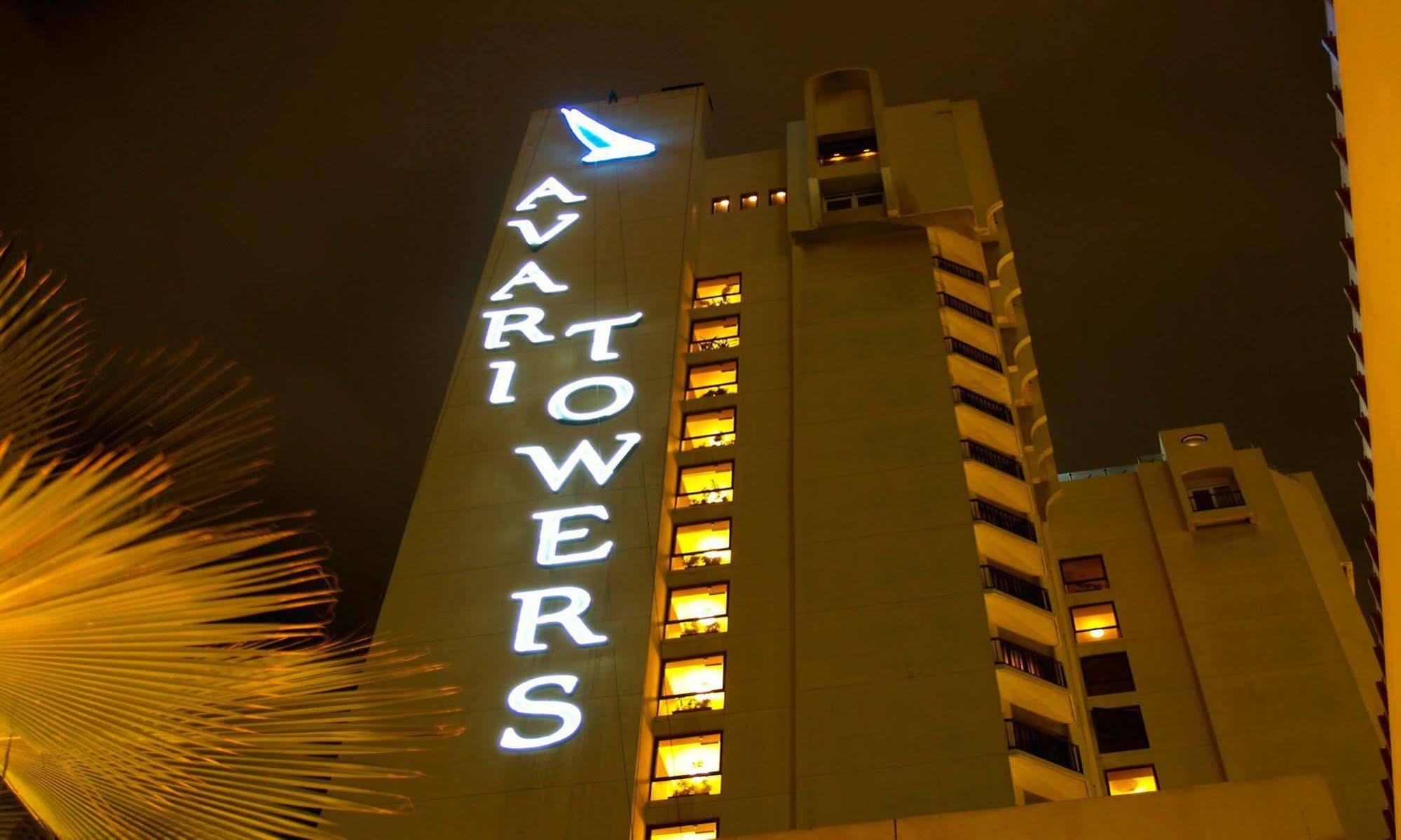 Avari Towers Карачи Экстерьер фото The hotel at night